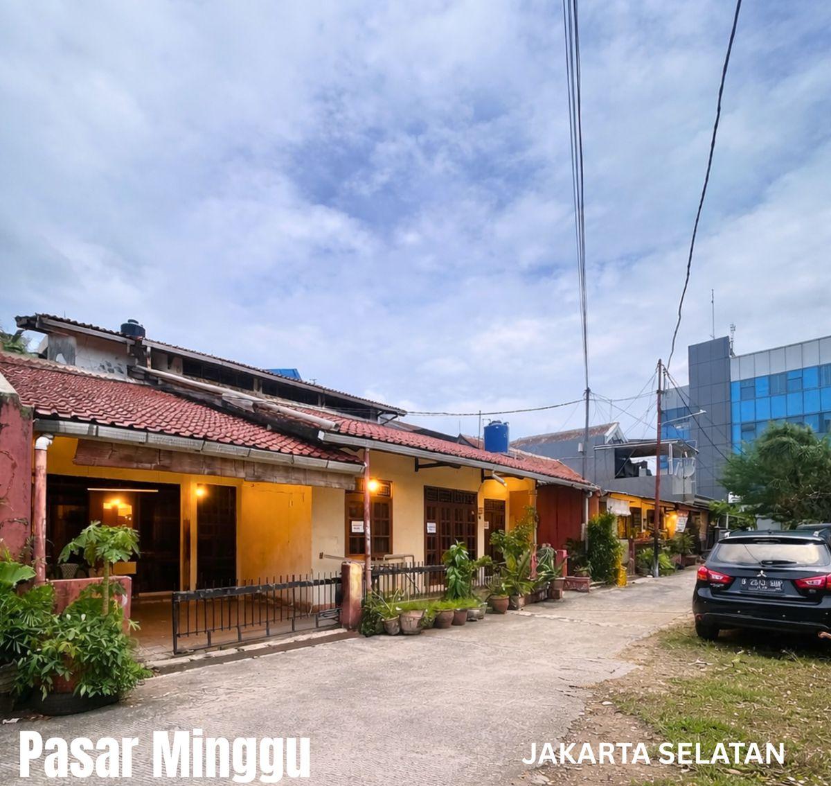 Rumah tinggal di kompleks Bangdes Pasar Minggu